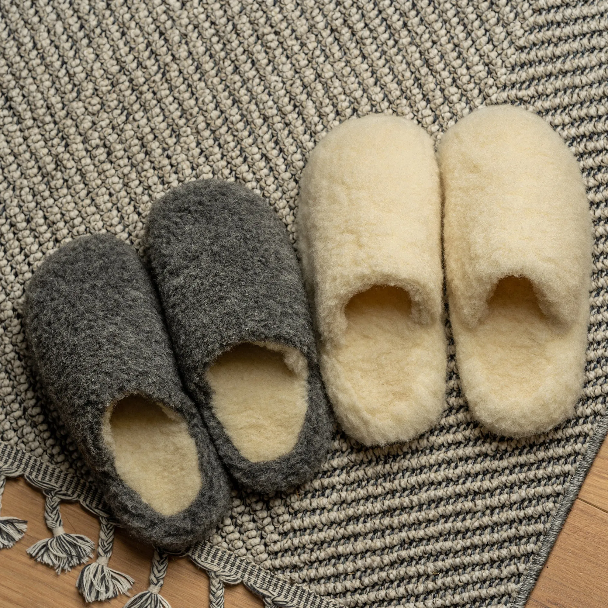 MENIQUE Fleece Slippers Natural