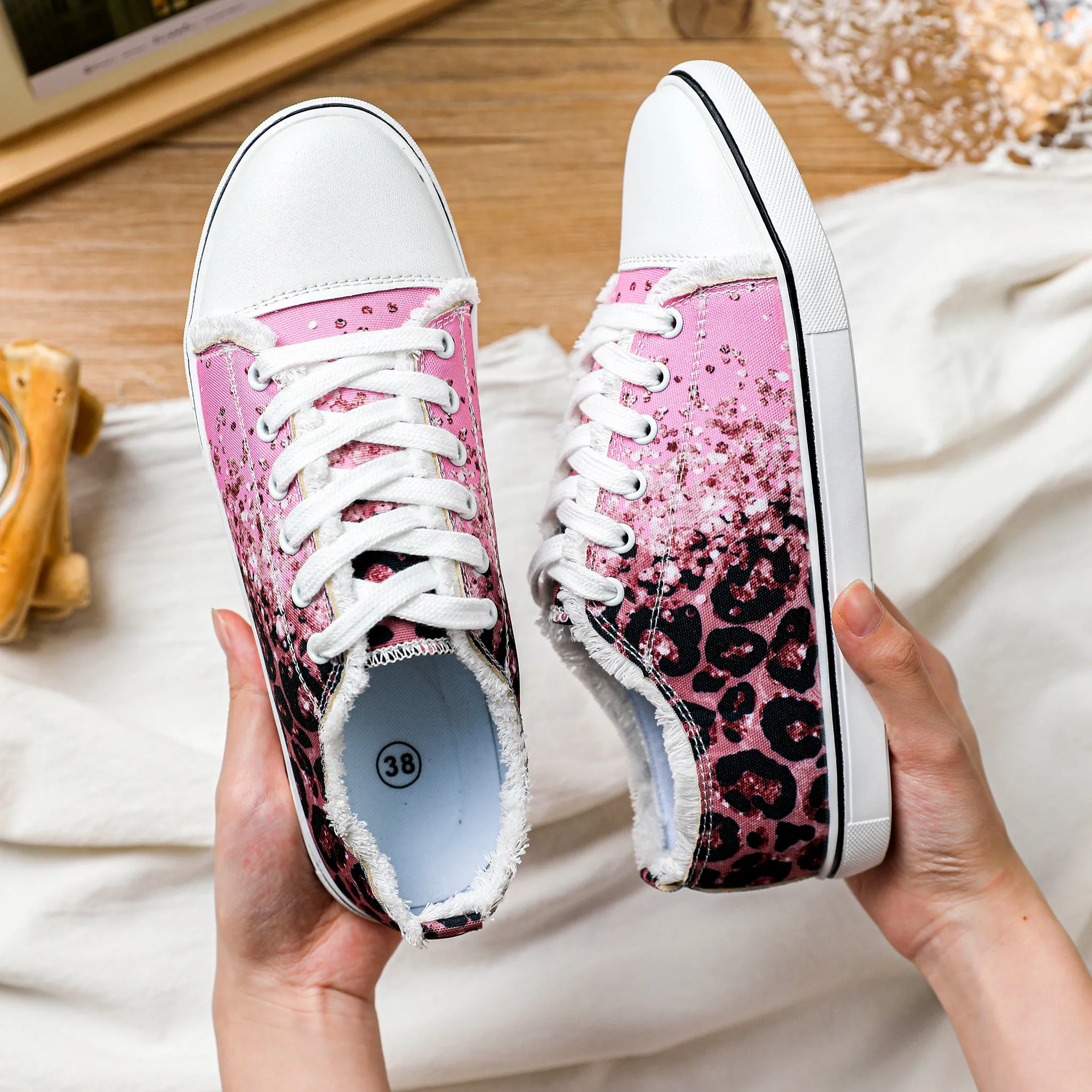 Women’s Canvas Low Top Sneaker Lace-up Leopard Ombre Casual Shoes